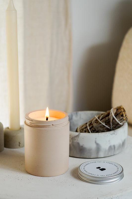 Bougie en béton - Parfum Vanille et Épices