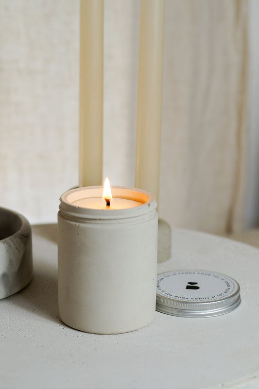 Concrete candle - Mint and Basil scent